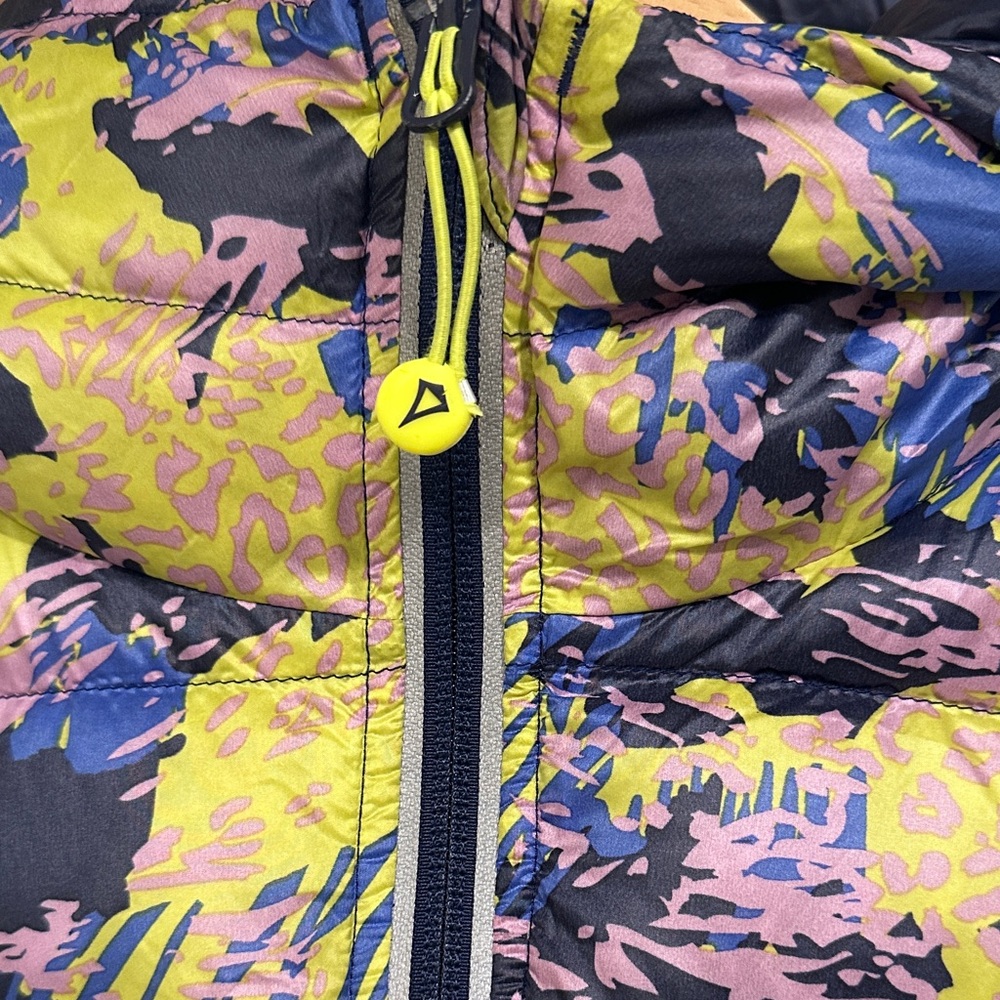 Ivivva Colorful Patterned Puffer Jacket - Picture 4 of 12